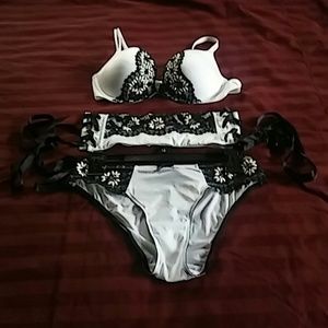 Sexy 3 piece Victoria's secret bra-panty-garter+t